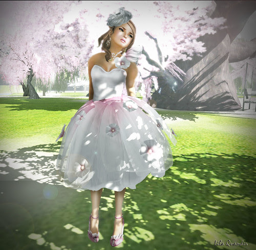 Donna Flora PETALS white