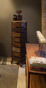 estantería moderna de madera reutilizada DRAWER TOWER MARCENARIA TRANCOSO