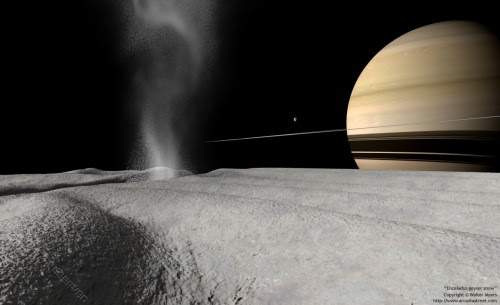 Pada 2005, Cassini mengirimkan gambar kepada Bumi untuk menunjukkan bulan saturnus bernama Enceladus, yang meniupkan uap air dan es dari pecahan, yang dikenal dengan “tiger stripes”, pada permukaan beku.