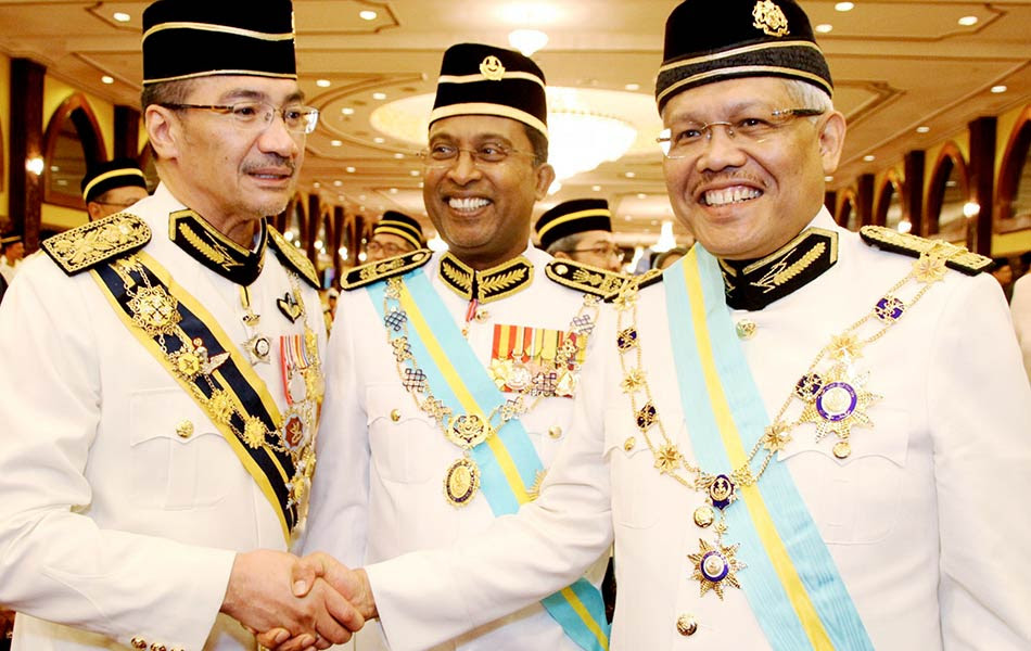 Datuk Seri Hishammuddin Tun Husein mengucapkan tahniah ...