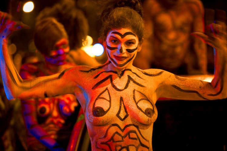http://www.jezblog.com/images/Bella_naked_paradeNYC.jpg