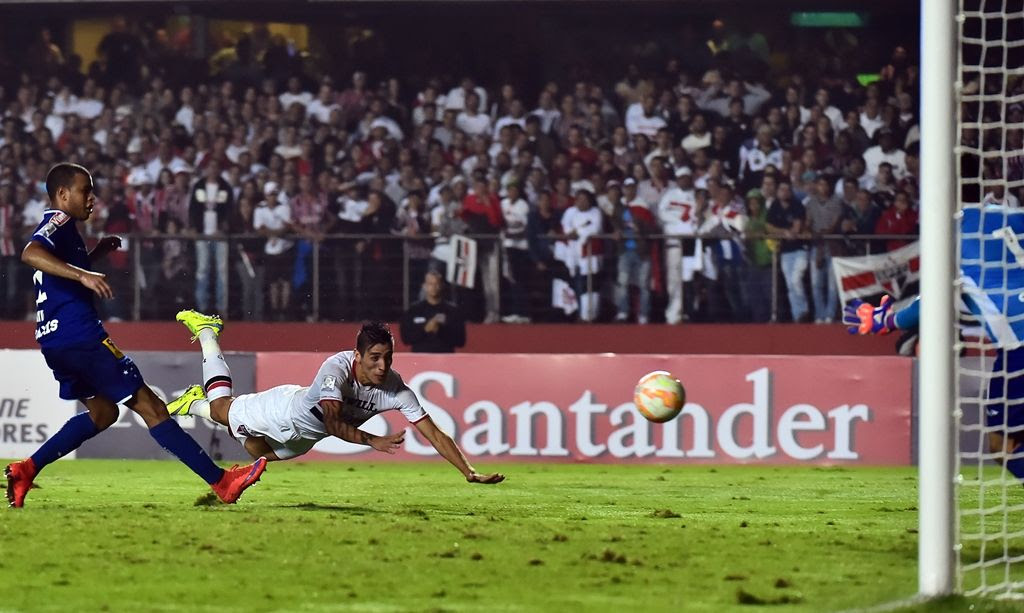 Centurión marcou o gol da vitória do São Paulo aos 37 do segundo tempo - Nelson Almeida/AFP