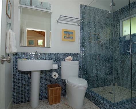 Flowers are dazzling as they evoke a summer garden. 40 blue ceramic bathroom tile ideas and pictures 2019