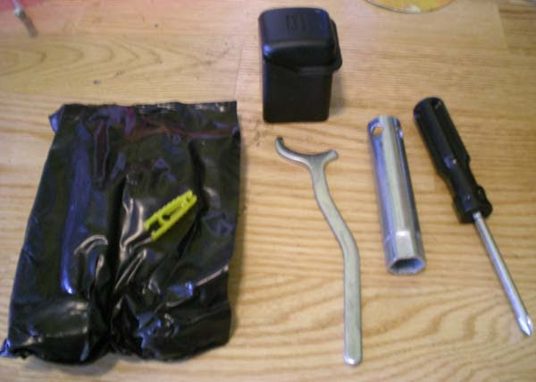 shock wrench adjustment Modern : Vespa GTS 2010 Toolkit