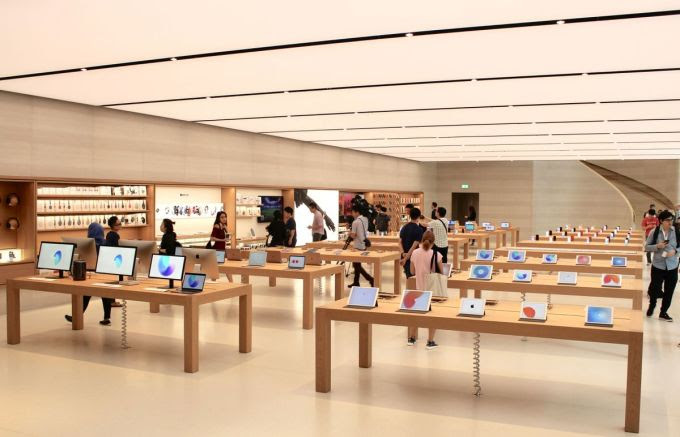 Bên trong Apple Store đầu tiên ở Đông Nam Á