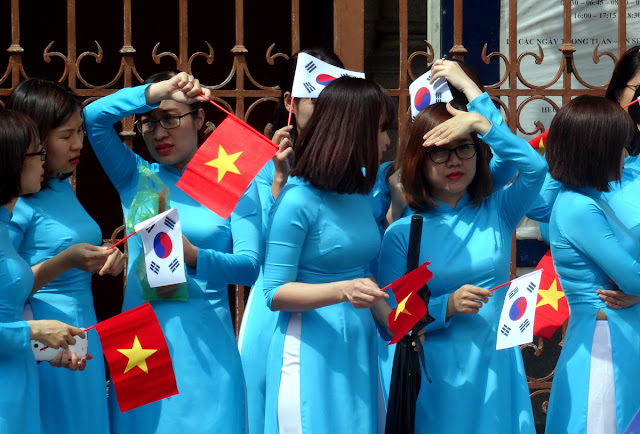 Vietnamese girls in ao dai traditional dress