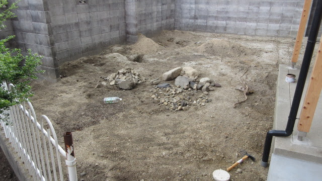 畑作り 境界のレンガを作る 1 4列目 Diyと家庭菜園 どうせ長くは続かない