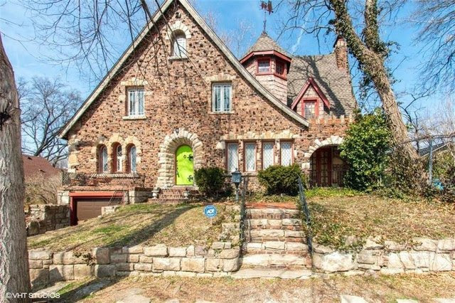 Kansas City, MO stone bungalow exterior 