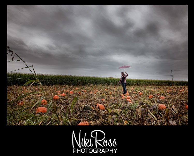 model-pumpkin-wide