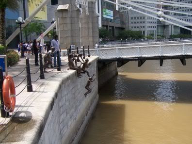 Erg herkenbaar voor vele, bij de Singapore River