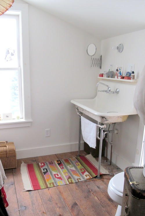 upstairs bath 5