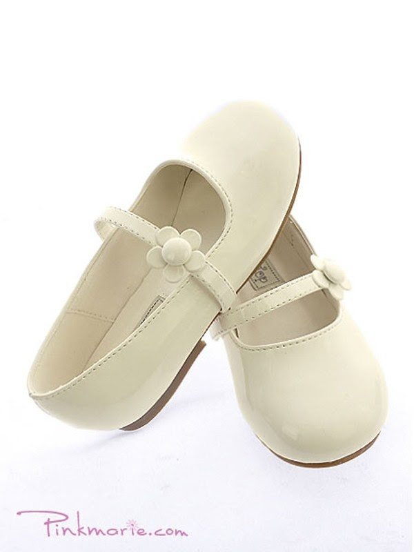 Ivory Daisy Flower Accented Girl Shoes | Wedding Ideas | Pinterest