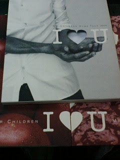 4 11 Mr Children I Love You 2冊組 05ツアーパンフ ロックな古本屋ブログ