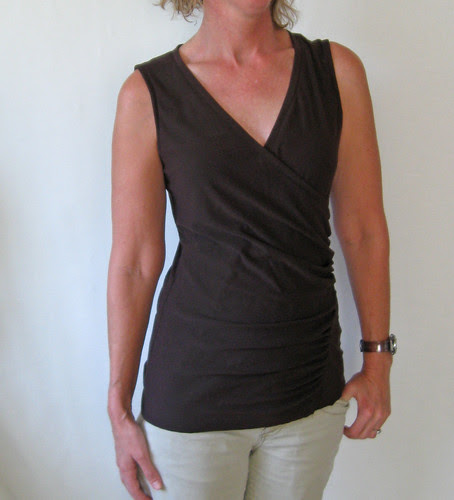 Simplicity 1916 version for Alice, brown jersey knit