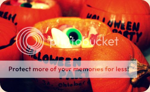 http://i402.photobucket.com/albums/pp103/Sushiina/Daily/halloweendiary.jpg