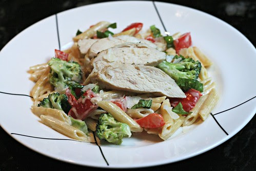 Chicken and Vegetables in a Garlic Cream Sauce