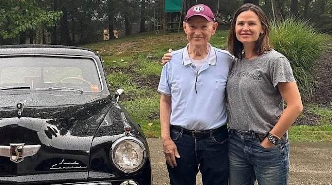 Jennifer Garner pays heartfelt tribute to late father William: 'Brilliant man'