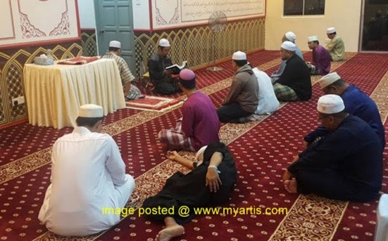 Jiwa Kental Azmil Mustapha Sanggup Mengesot Untuk ke Surau 