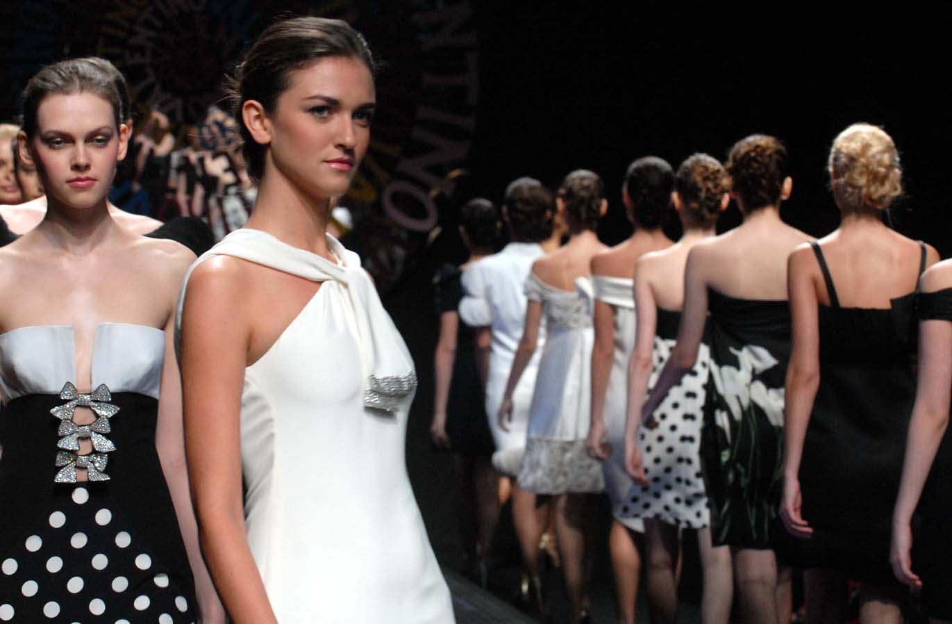 http://rupaksharma.files.wordpress.com/2008/03/fashion.jpg