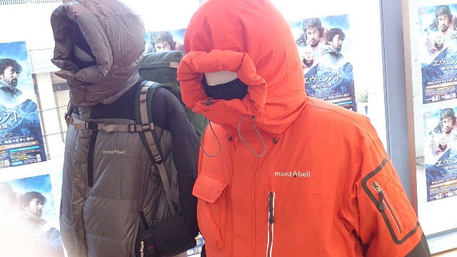 映画 エヴェレスト 神々の山嶺 で深町が使っているカメラは 登山装備特定