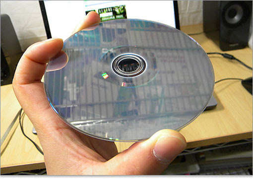 Dvdスーパーマルチドライブと ブルーレイ ドライブ パソコンパーツ知識