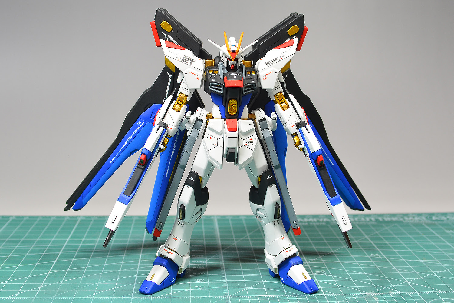 Hg ストライクフリーダムガンダムの製作 塗装その１ ガンダムブログはじめました