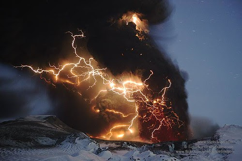 Eyjafjallajokull volcano lightning's in the ash plume