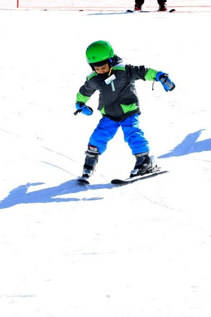 Milu skiing in Copper 058-for blog