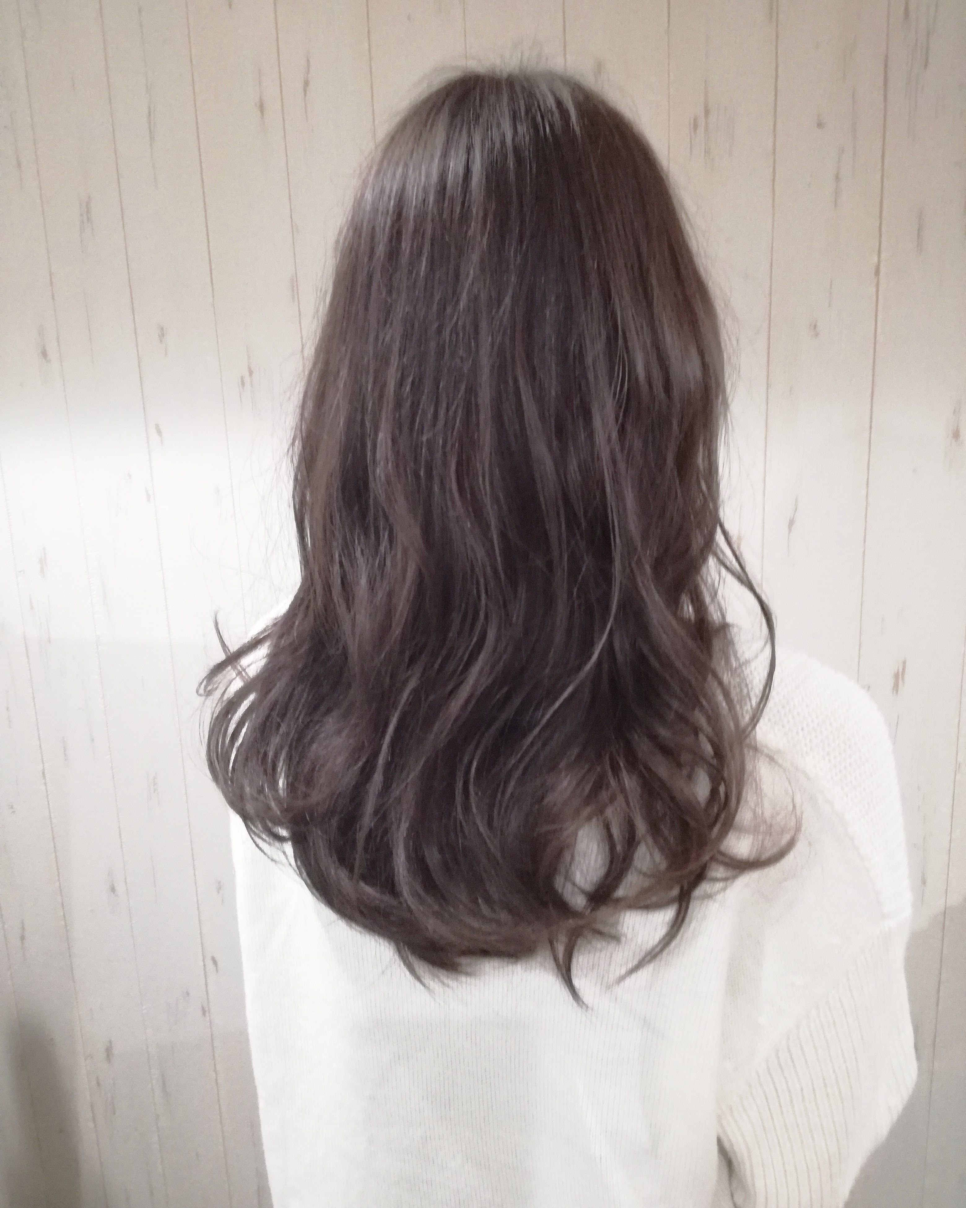 ラベンダーアッシュで透明感のある髪色に Any
