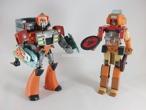 Transformers Wreck-Gar Animated Voyager vs G1 - modo robot