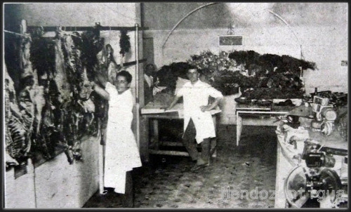 Mercado del Plata de Antonio Vazquez. Esquina calles Espejo y Perú. (año 1929) Mendoza - Silver Market Antonio Vazquez . Mirror street corner and Peru