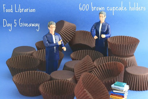 Food Librarian - Cupcake Holder Giveaway