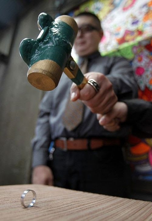 Divorce Ceremony in Japan (5 pics)