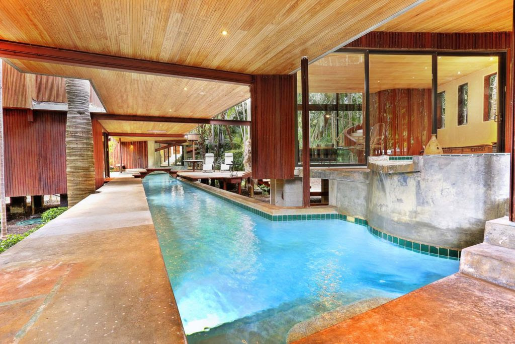 039-Pool-2828943-large