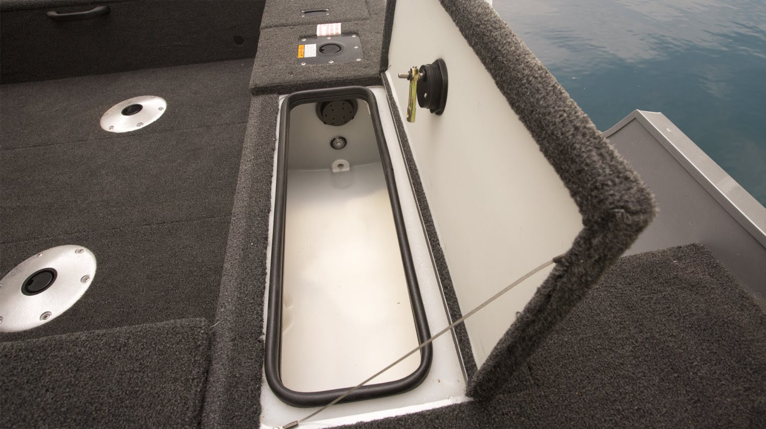 2016 Alumacraft Voyageur 175 Sport Boat