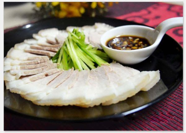 大连金达来 韩式料理高总 松原君瑞花园酒店武总亲临益灵山考察项目 伊春市益灵山森林食品有限责任公司