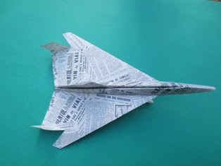 丹波の空に紙飛行機