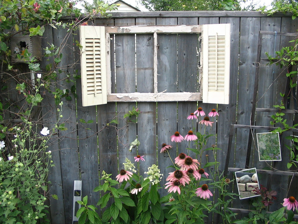 garden shed hall of fame: Patricia's Shed (&amp; Garden Art!)