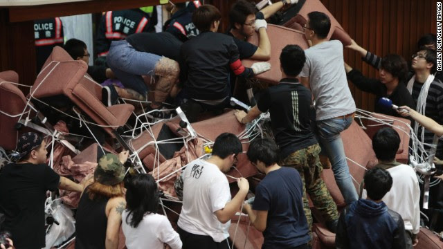 taiwan-protest-piled-chairs