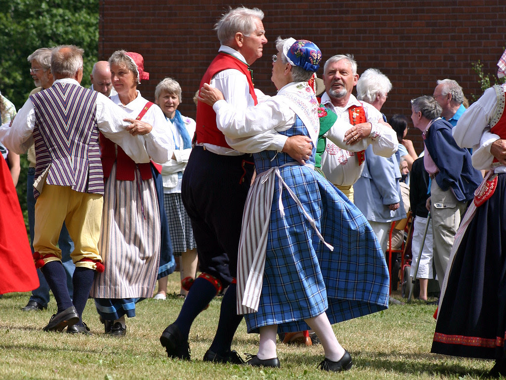 Haningarna Dancing Away