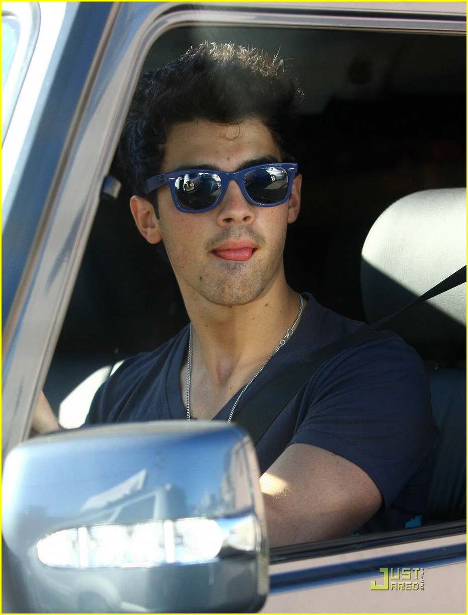 Joe Jonas - Images Gallery