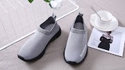 52+ Model Sepatu Slip On Wanita Terbaru, Yang Terbaru!