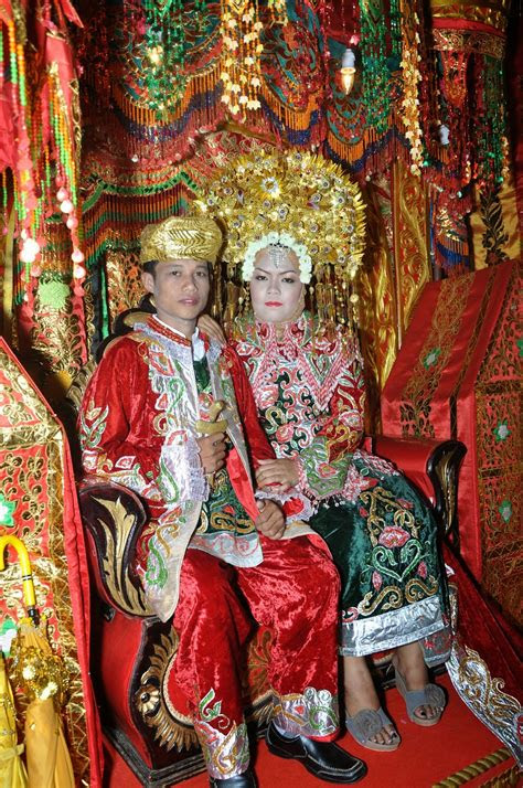 ade riyon adat istiadat  minang  pernikahan