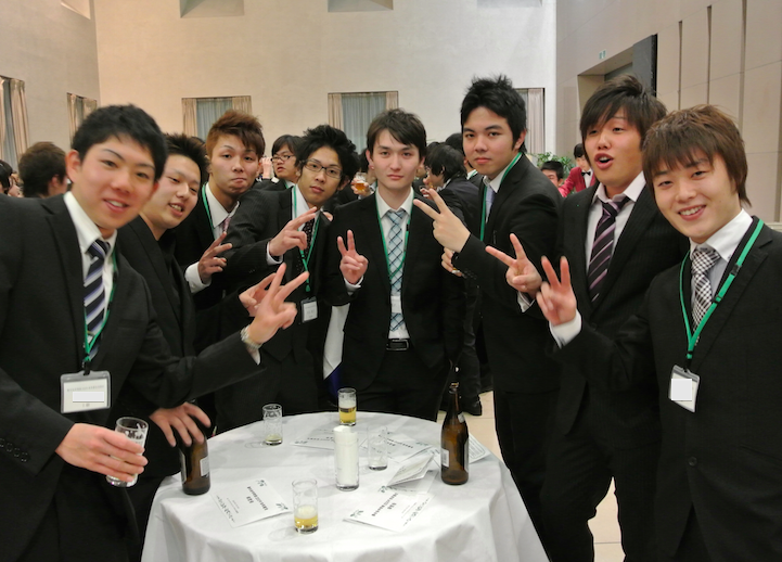 コロナ対策あり 成人式同窓会の楽しみ方 服装 幹事や告知のコツ