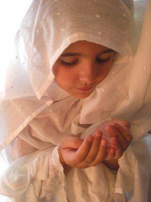 http://munajathati.files.wordpress.com/2012/10/anak-kecil-brdoa.jpg
