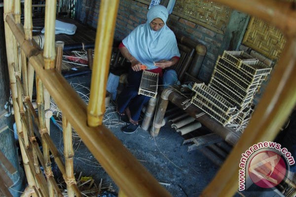 Kerajinan interior bambu ANTARA News Yogyakarta Kerajinan interior bambu ANTARA News Yogyakarta