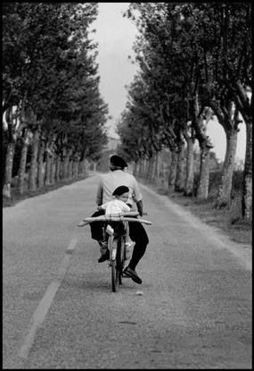 14 Lessons Elliott Erwitt Has Taught Me About Street Photography 1x1.trans 14 Lessons Elliott Erwitt Has Taught Me About Street Photography