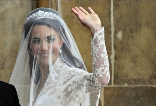 kate middleton wedding dress pictures. Kate Middleton wedding dress