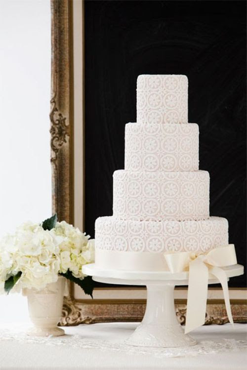 (via Simply ethereal. Who doesn’t love a “lace...