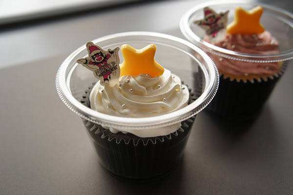 ミスタードーナツ クリスマス限定 オトナカワイイ N Y カップケーキ 新発売 11 10は先着プレゼント 甘党男子 スイーツ男子のためのスイーツ情報サイト